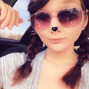 Meet your Posher, Mollie